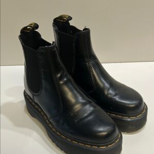 Dr. Martens 2976 Platform Chelsea Boot - Black